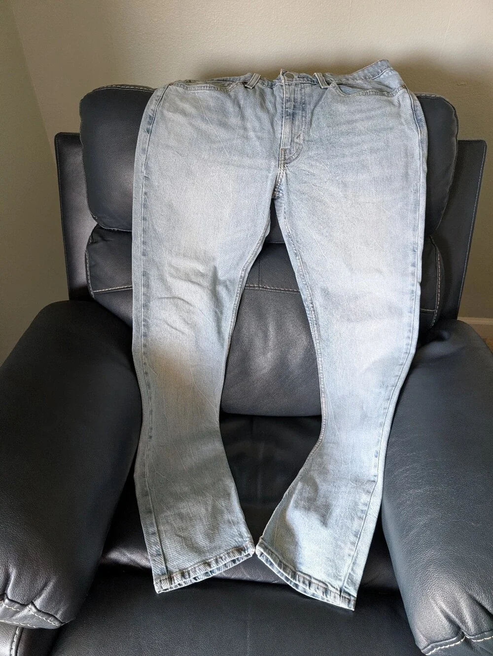Levi's Light Blue Relaxed Fit Men's Jeans